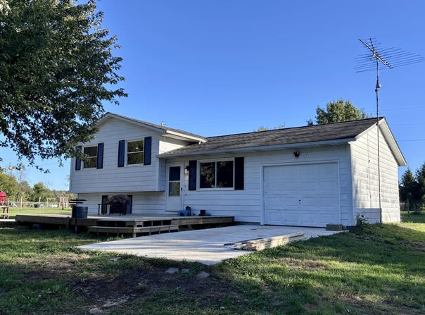 24589 Flach Road, Mendon, MI 49072