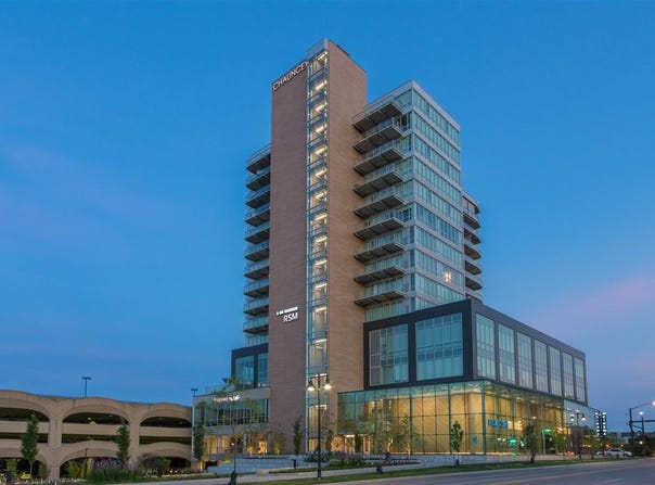 404 E College St., IowaCity, IA 52240
