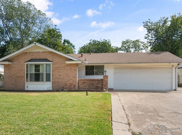 1924 Canterbury Street, Irving, TX 75062