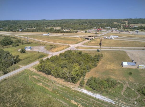 Bryant at Leonard, Henryetta, OK 74437