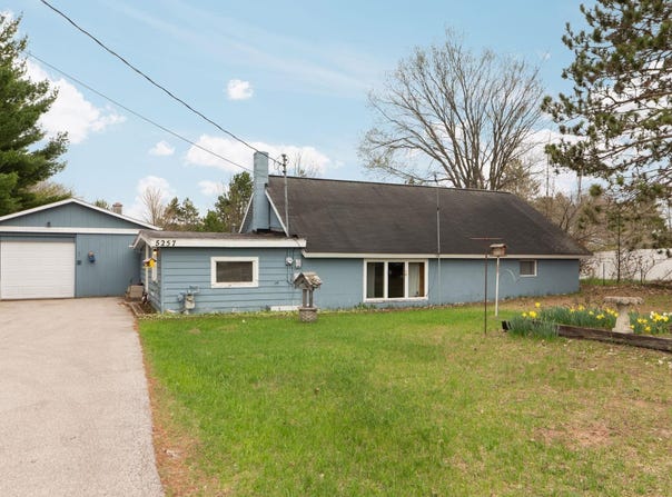 5257 Vance Road, Grawn, MI 49637