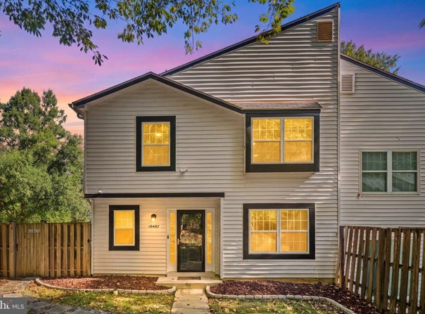 10407 CAMPUS Way S, UPPER MARLBORO, MD 20774