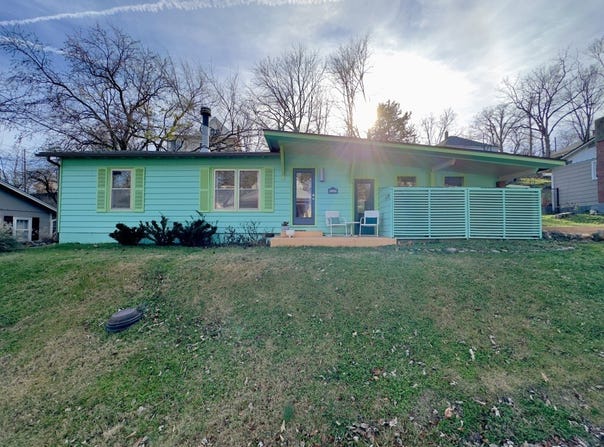 40 Owen Street, Eureka Springs, AR 72632