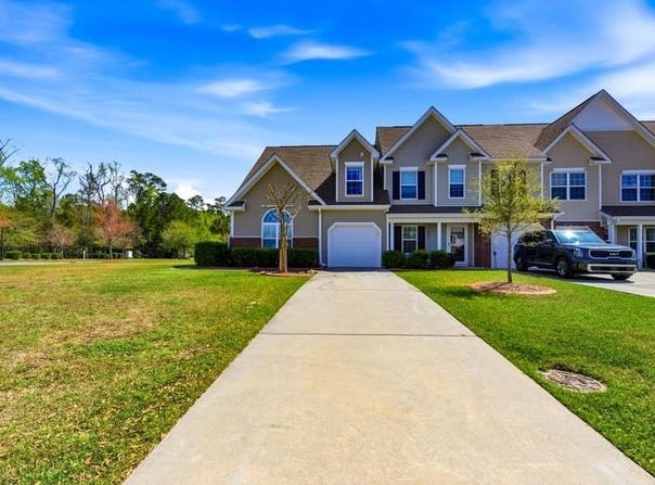401 Rustic Ct., Myrtle Beach, SC 29588