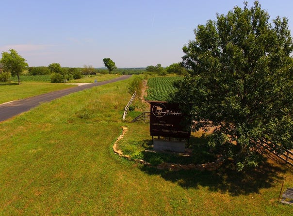 1636 E Rd 50, Lecompton, KS 66050