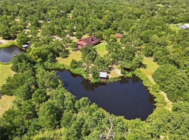300 Moss Oak Drive, Somerville, TX 77879