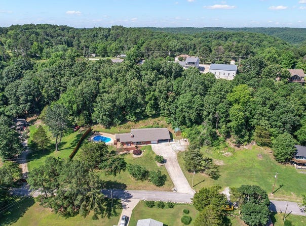 19045 Pinecrest Lane, Rogers, AR 72756