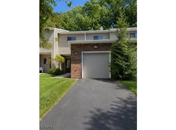 31 Lockley Ct, Wayne Twp., NJ 07470-2450