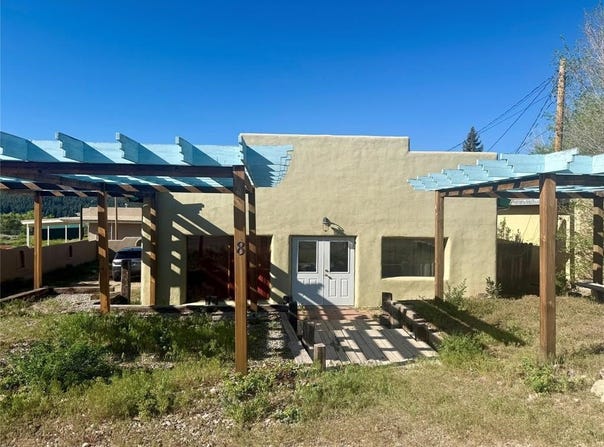 8 Highway 38, Questa, NM 87556