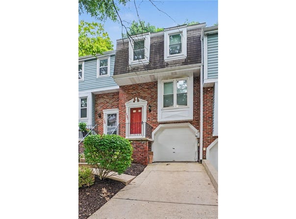 127 Spruce Ct, Ross Twp, PA 15229