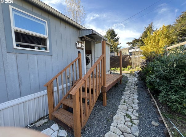 16126 GUSTAFSON Ln, Brookings, OR 97415