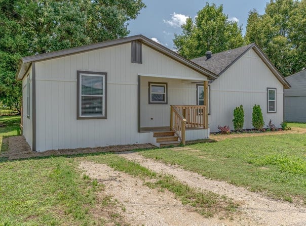 105 School Street, Bay, AR 72411