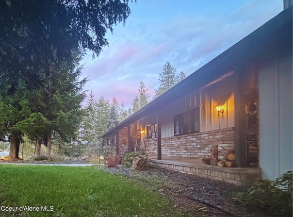 1996 E Lancaster Rd, Hayden, ID 83835