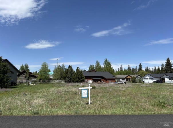 1033 Potts, McCall, ID 83638