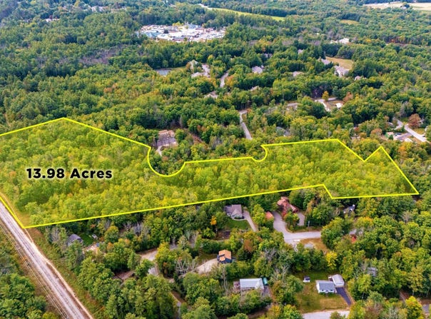 Ledgewood Road, Conway, NH 03860