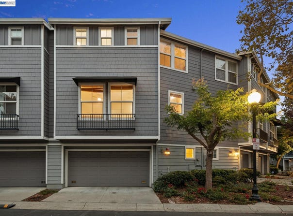 650 Arcadia Dr, Hayward, CA 94541