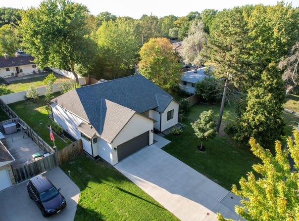 1431 Sumter Avenue N, Golden Valley, MN 55427