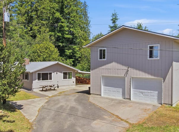 1991 HAZEL St, MyrtlePoint, OR 97458