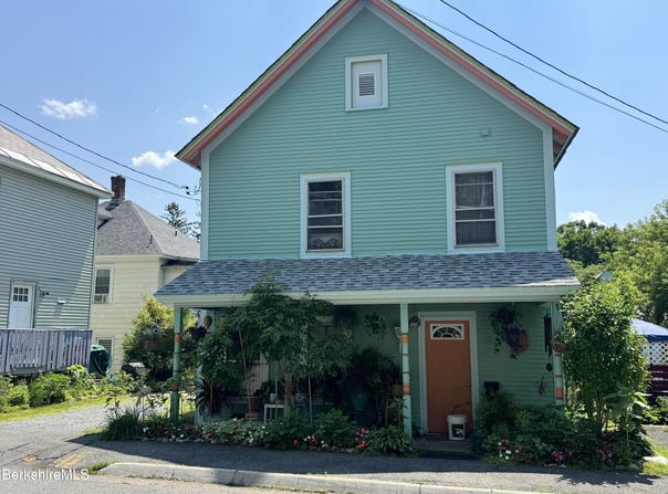8 Fuller St, North Adams, MA 01247