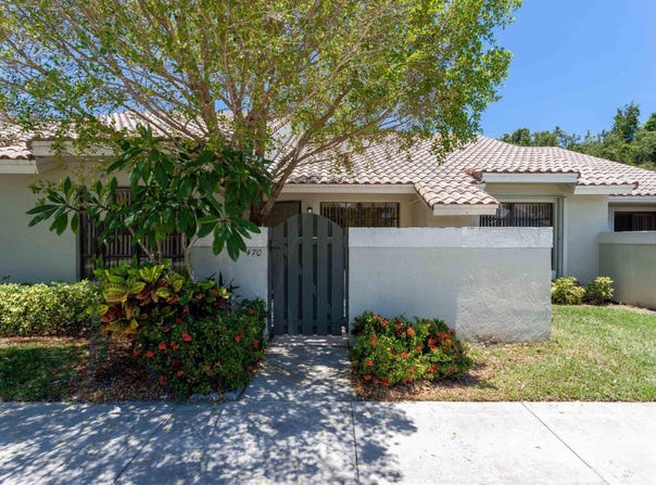 470 Hardwood Place, Boca Raton, FL 33431