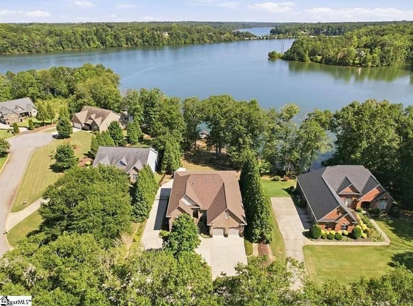 132 Neal Pointe Drive, Chesnee, SC 29323
