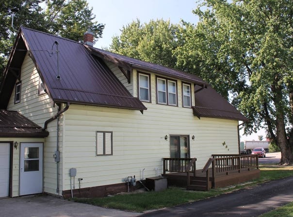209 E Dakota Ave, George, IA 51237