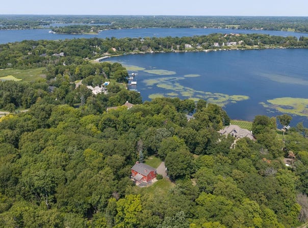 2530 Old Beach Road, Wayzata, MN 55391