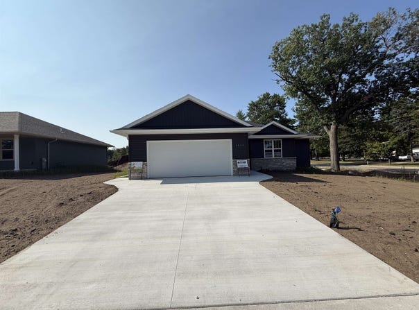 1015 CONSTELLATION Way, MARINETTE, WI 54143