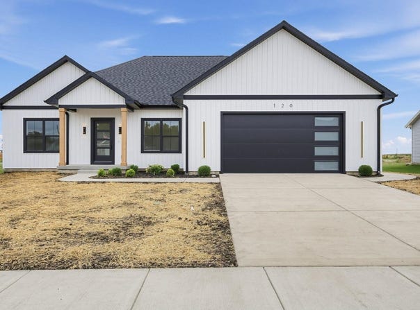 120 Lea Lane, Forsyth, IL 62535