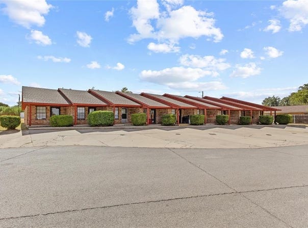 404 S 23rd Street, Clinton, OK 73601