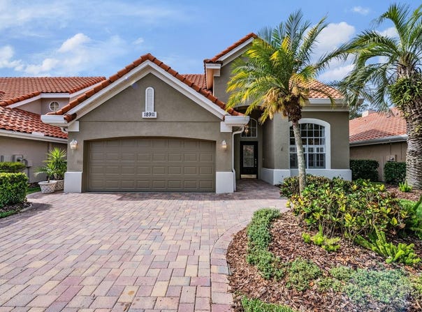18911 AVENUE BIARRITZ, LUTZ, FL 33558