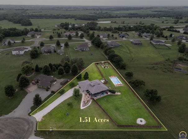 9826 Greenview DR, Meriden, KS 66512