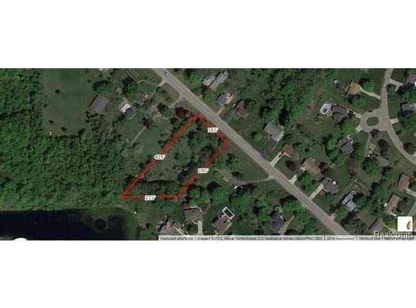 6551 RIVER Road, Flushing, MI 48433
