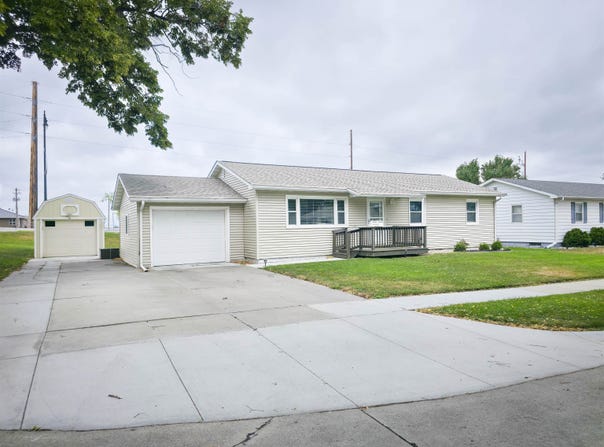 1208 Grant Ave, Norfolk, NE 68701