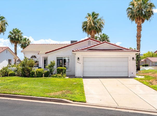 458 E Padre Lakes Dr, Ivins, UT 84738