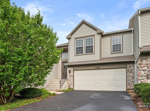 3292 Bromley Lane, Aurora, IL 60502
