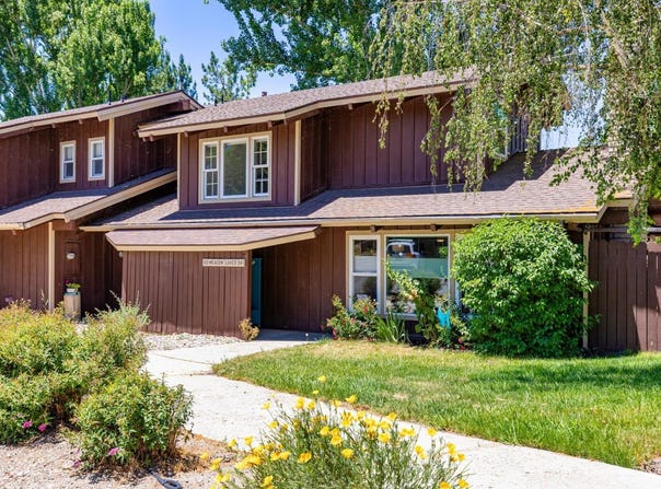 93 Meadow Lakes Drive, Tehachapi, CA 93561
