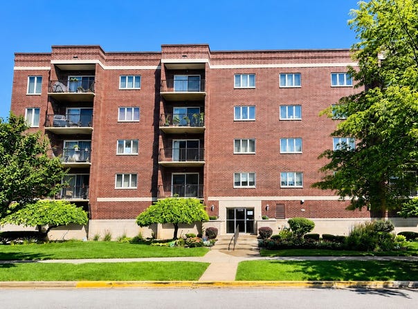 1330 Perry Street, Des Plaines, IL 60016