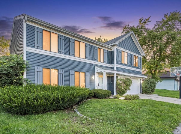 206 Albert Drive, Vernon Hills, IL 60061