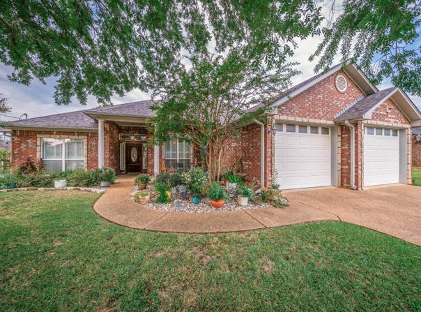 311 ITHACA DR., Longview, TX 75605