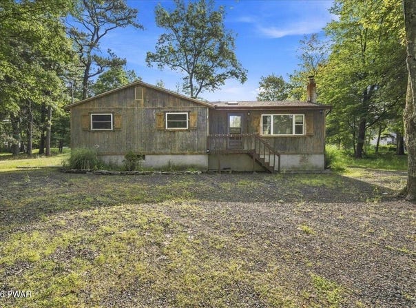 129 Amos Circle, Bushkill, PA 18324