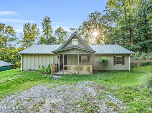 909 Clisby Road, West Point, MS 39773