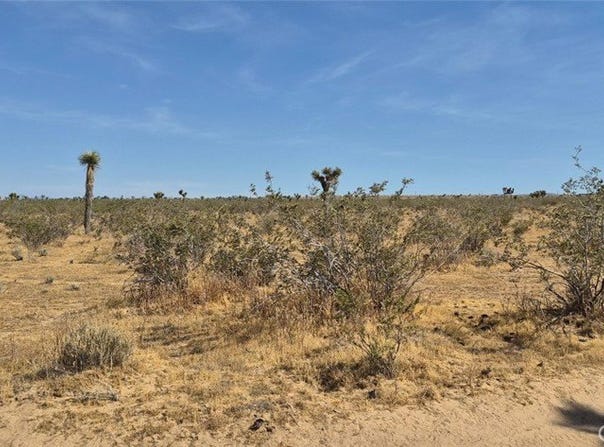 1 La Mesa Road, Phelan, CA 92371