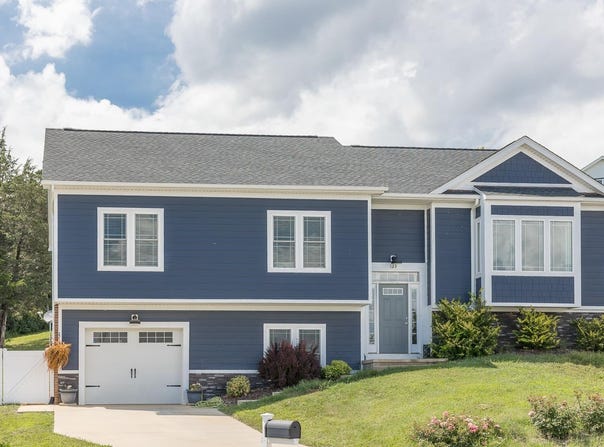 123 BEAUREGARD DR, STAUNTON, VA 24401