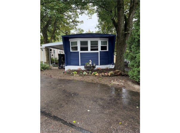 12 E Buddy Street, New Franklin, OH 44203