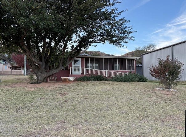 83 Hick's Mountain Road, Lone Wolf, OK 73655
