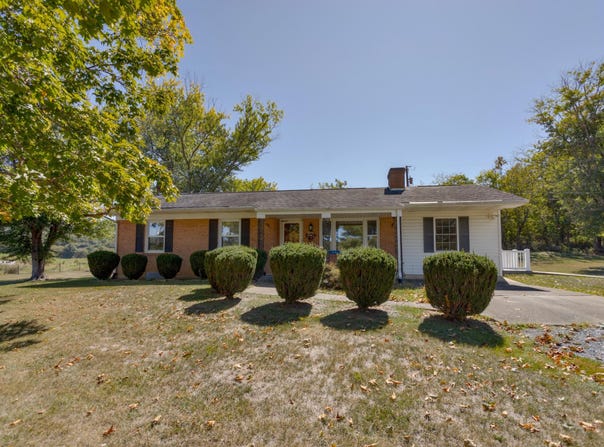 84 Harmony Dr, Lexington, VA 24450