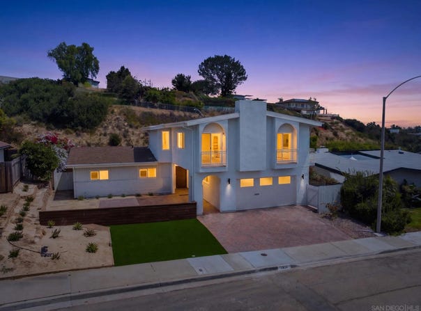3855 Southview, San Diego, CA 92117