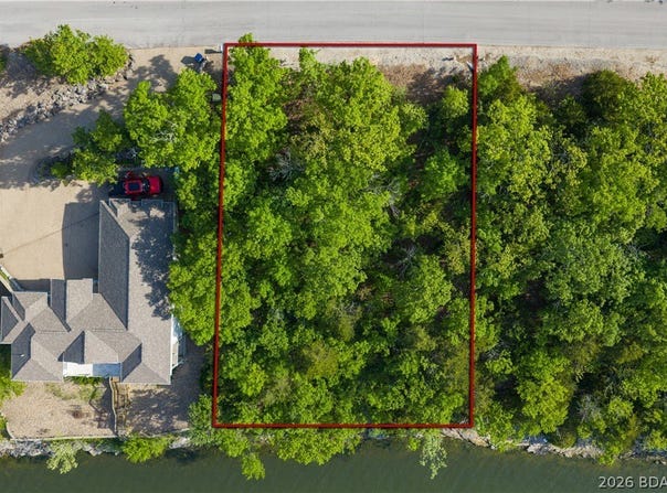 Beacon Pointe Circle lot: 17, Lake Ozark, MO 65049