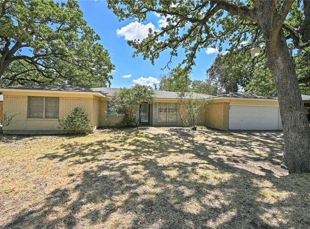 709 Esther Boulevard, Bryan, TX 77802